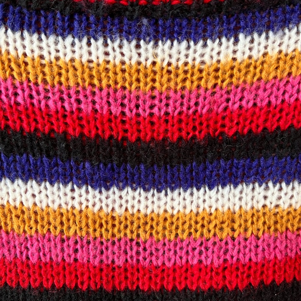 Crave Fame size M striped loose knit long sleeve sweater 💯 polyester. Round neck - Picture 2 of 6